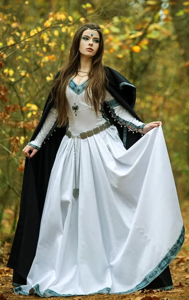 17 Enchanting Medieval Dress Ideas For Your Renaissance Look