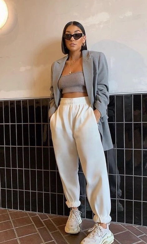 17+ Chic Sweatpants Outfits That Are Effortlessly Stylish